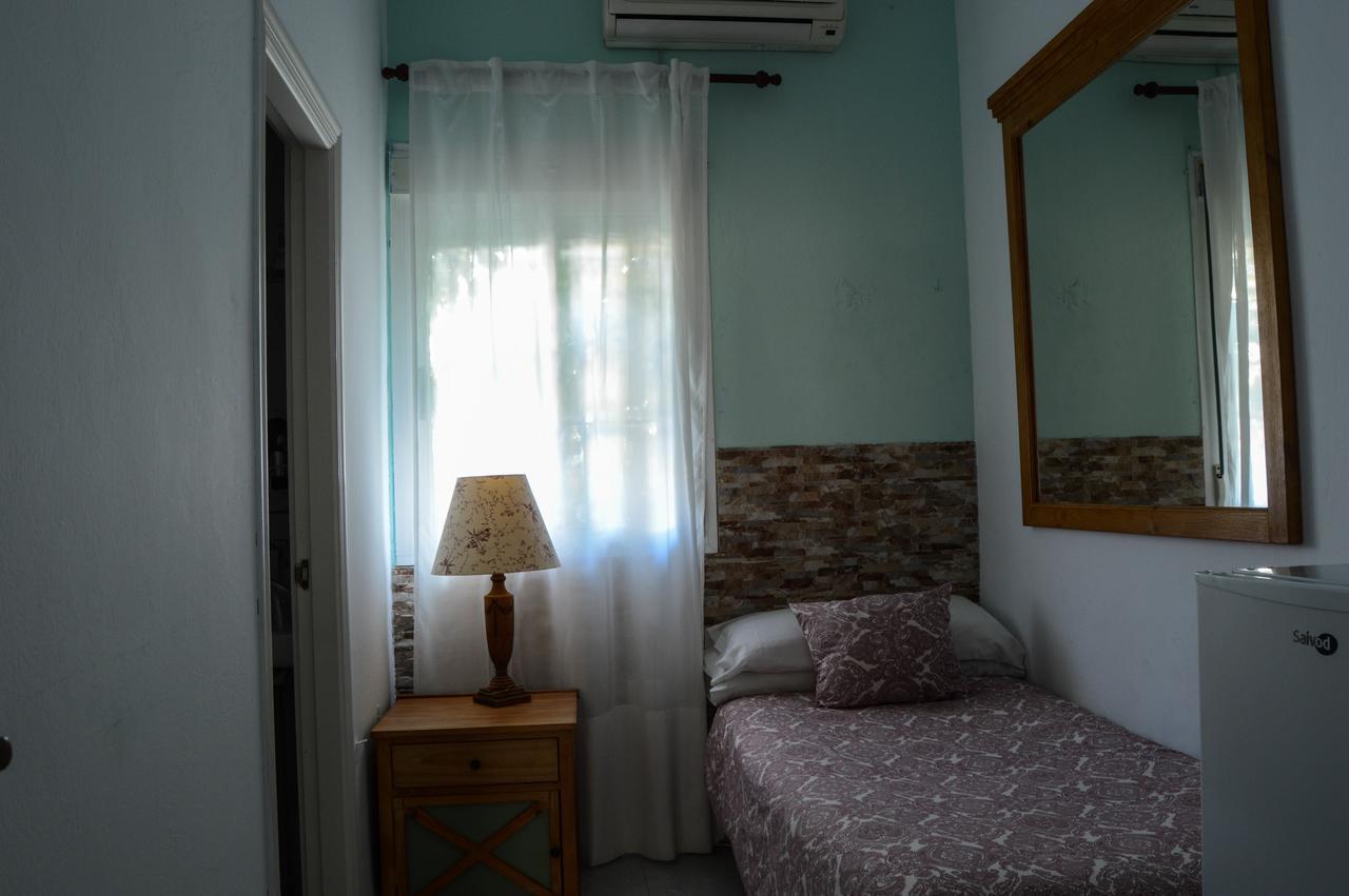 Hostal Playa Hidalgo Rota Buitenkant foto