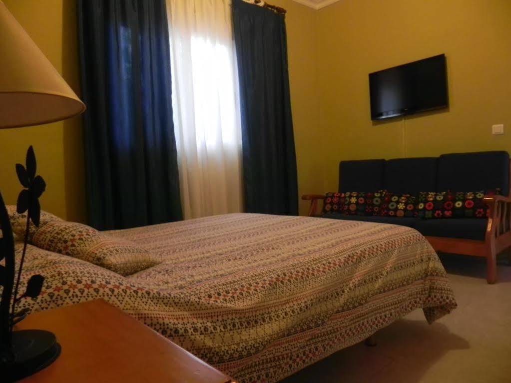 Hostal Playa Hidalgo Rota Buitenkant foto